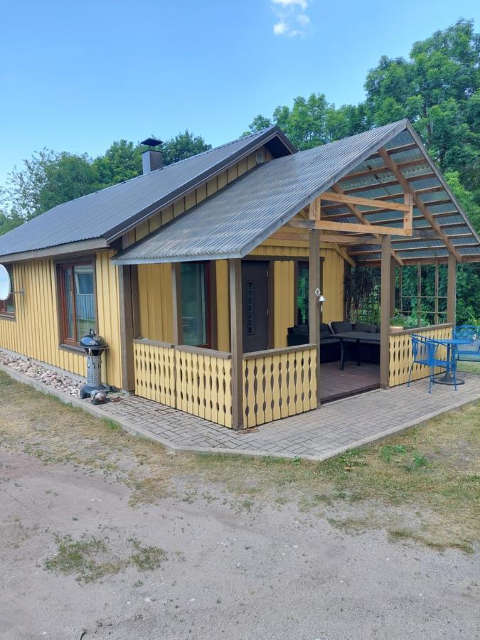Joekalda Kodumajutus Villa Haademeeste Exterior photo